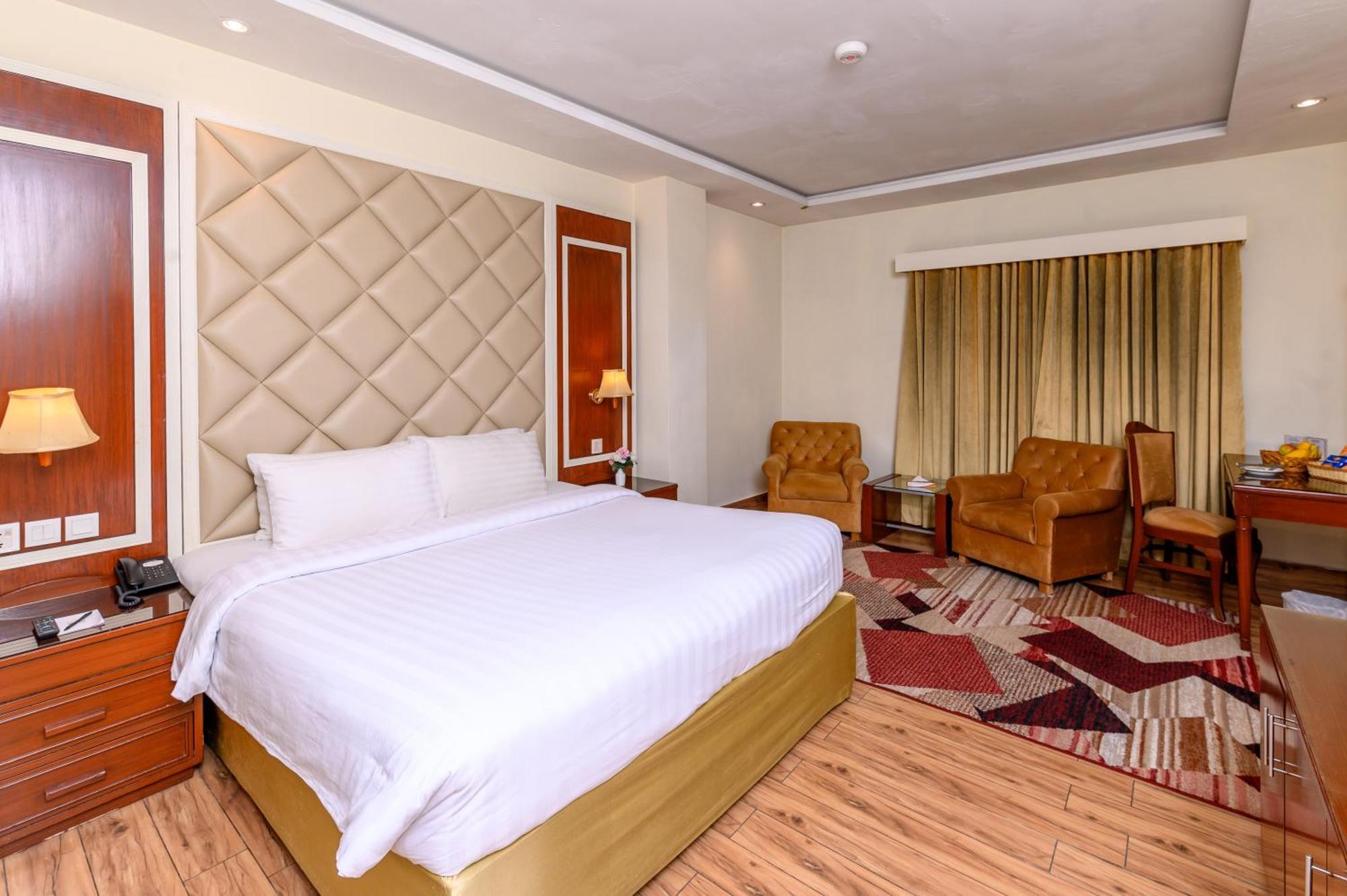 Hotel One Faisalabad Exterior foto